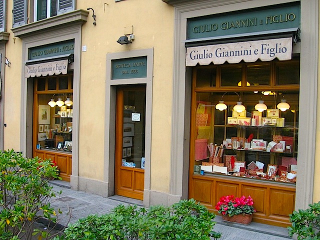 Guilio Giannini Shop 2010 1